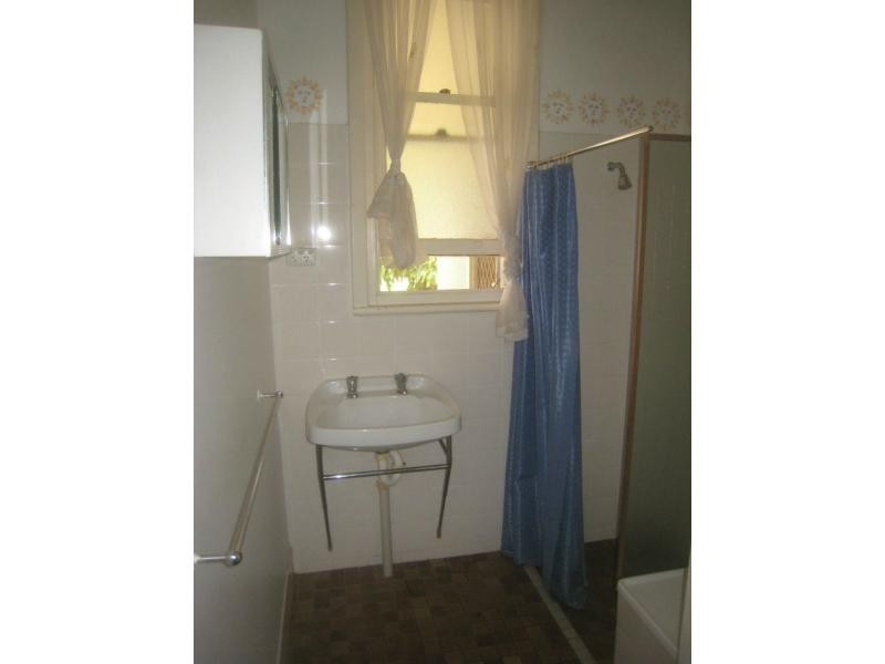 10 Giles Street, Crystal Brook SA 5523