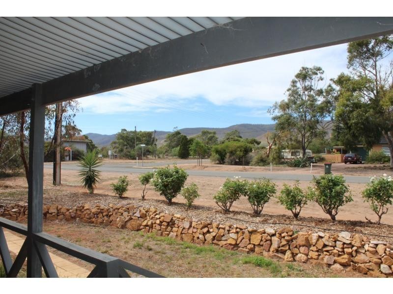 2 Sixth Street, Napperby SA 5540