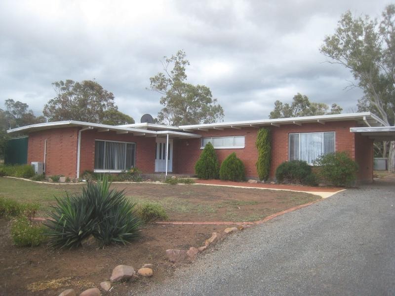9 First Street, Napperby SA 5540
