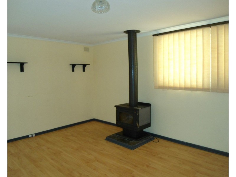 21 Flinders Street, Crystal Brook SA 5523