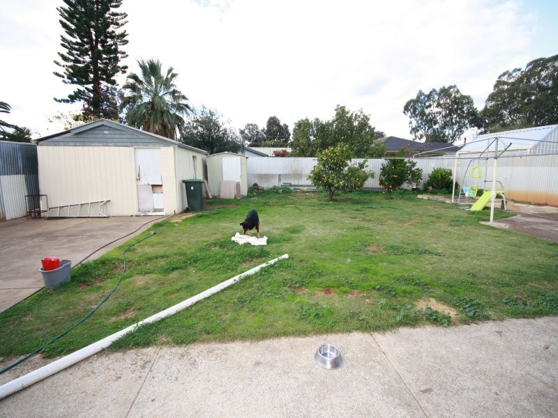 8 Meath Avenue, Salisbury Downs SA 5108