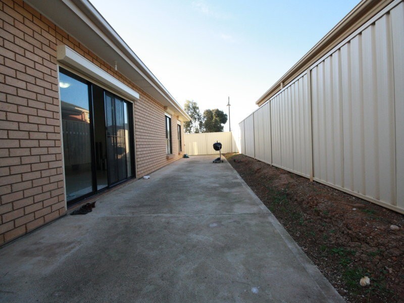 24 Amberwell Terrace, Burton SA 5110