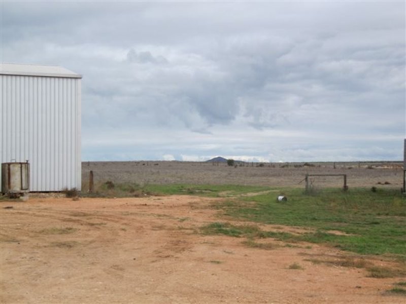 1 Government Road, Wharminda SA 5603
