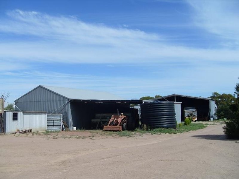 1 Tarragon Tanks Road, Mount Damper SA 5654