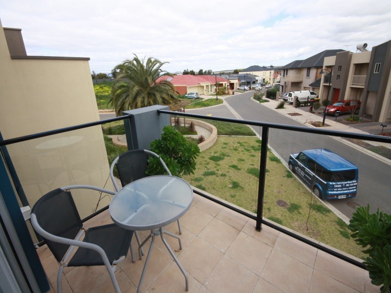 26 Franklin Avenue, Mawson Lakes SA 5095