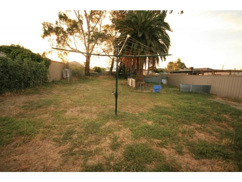 15 Addison Road, Pennington SA 5013