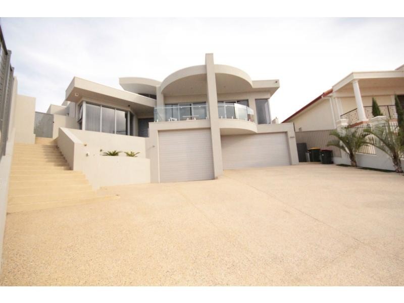 8 Balboa Drive, Hallett Cove SA 5158