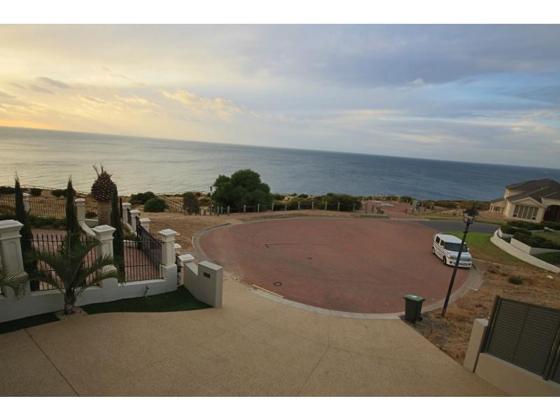 8 Balboa Drive, Hallett Cove SA 5158