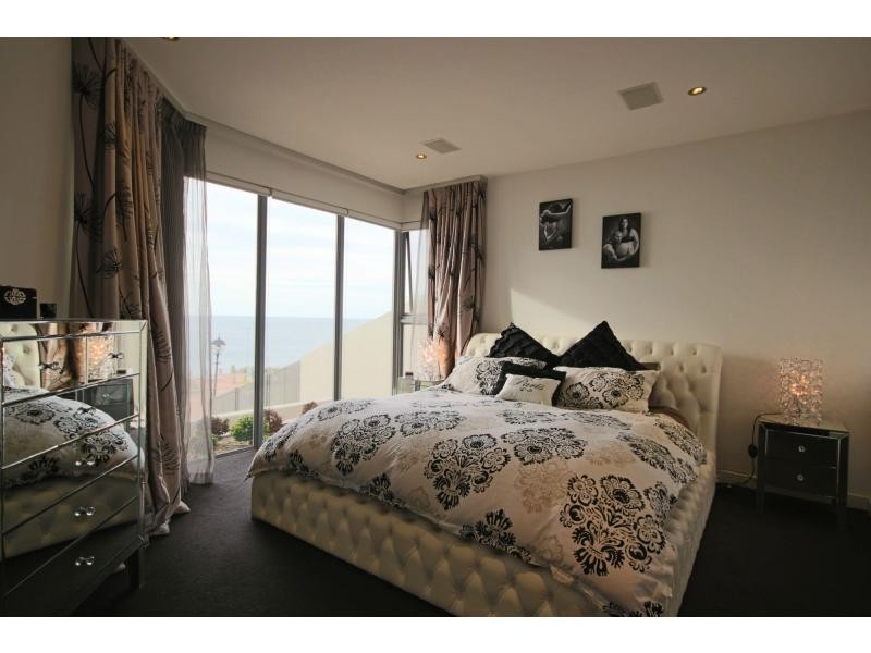 8 Balboa Drive, Hallett Cove SA 5158