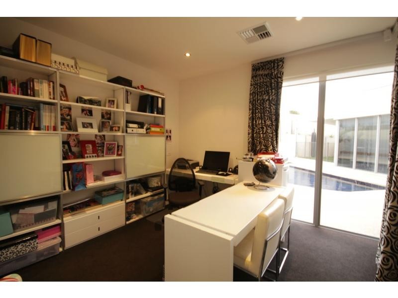 8 Balboa Drive, Hallett Cove SA 5158