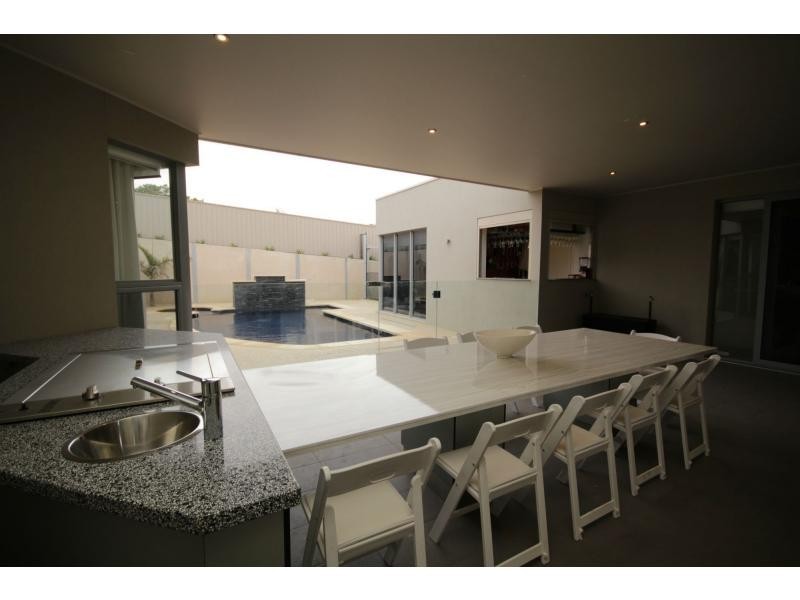 8 Balboa Drive, Hallett Cove SA 5158