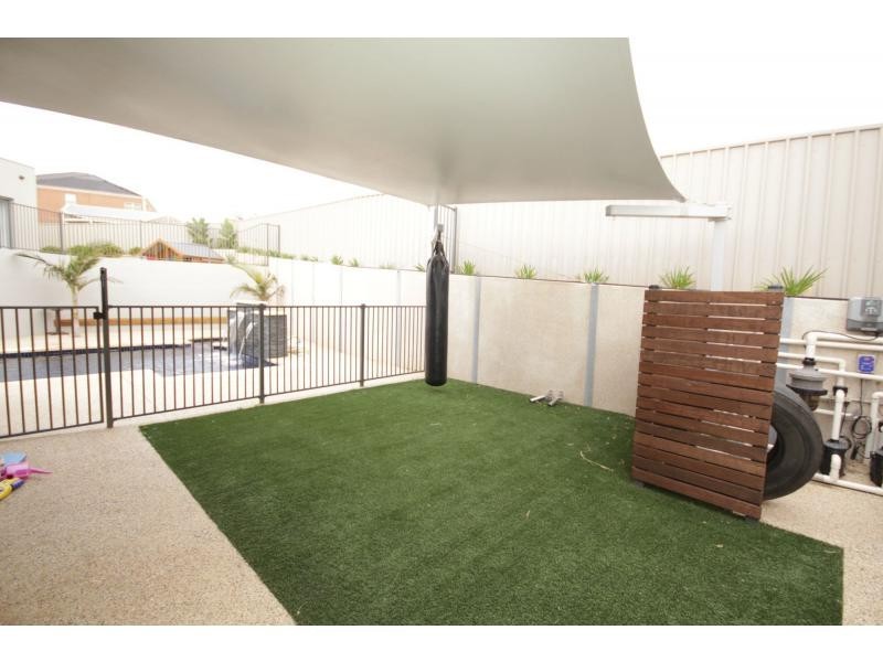 8 Balboa Drive, Hallett Cove SA 5158