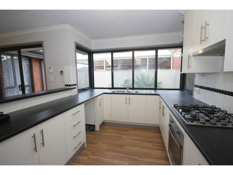 18 Murchison Street, Mansfield Park SA 5012