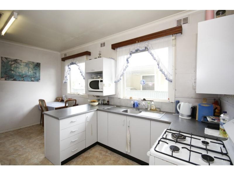 10 Fourth Avenue, Woodville Gardens SA 5012