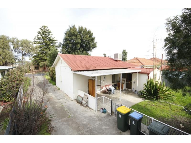 10 Fourth Avenue, Woodville Gardens SA 5012