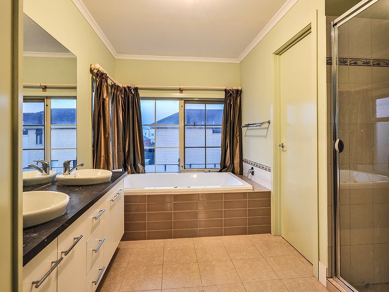 16 Elder Drive, Mawson Lakes SA 5095