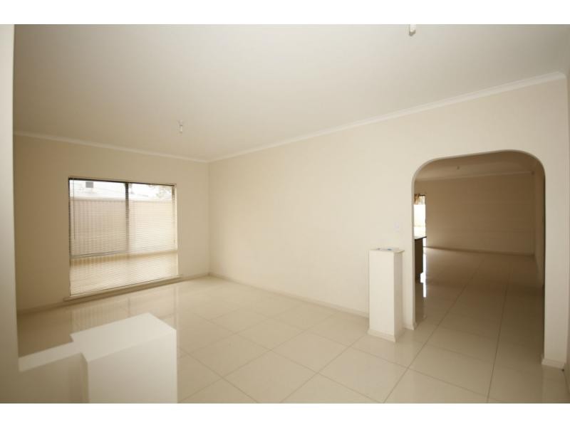 26 Londonderry Crescent, Mansfield Park SA 5012