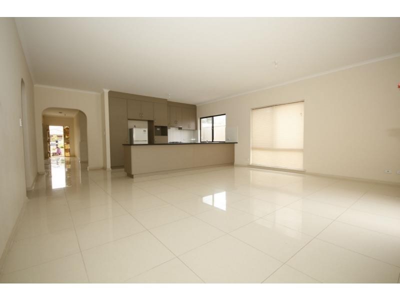 26 Londonderry Crescent, Mansfield Park SA 5012