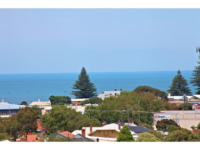 9 Lawson Street, Victor Harbor SA 5211