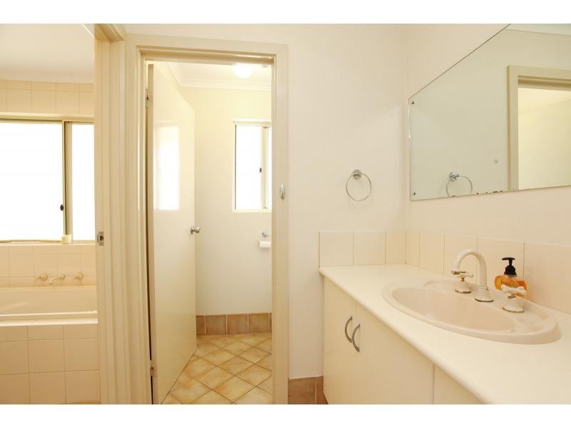 9 Lawson Street, Victor Harbor SA 5211