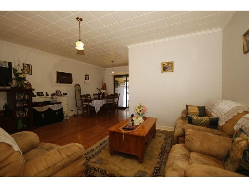 8 Universal Road, Salisbury Downs SA 5108