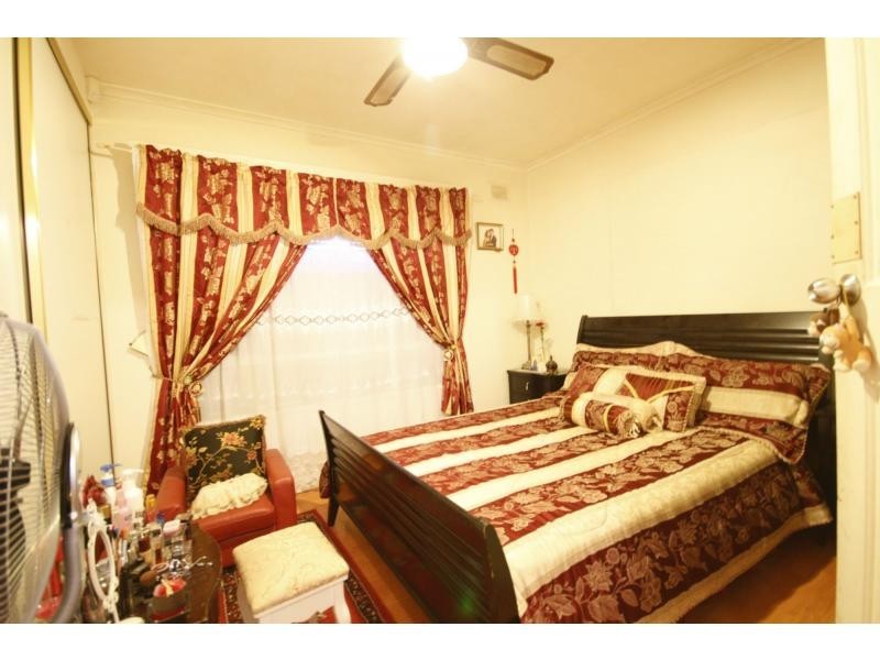 8 Universal Road, Salisbury Downs SA 5108