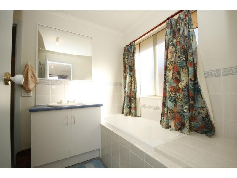 15 Claxton Way, Burton SA 5110