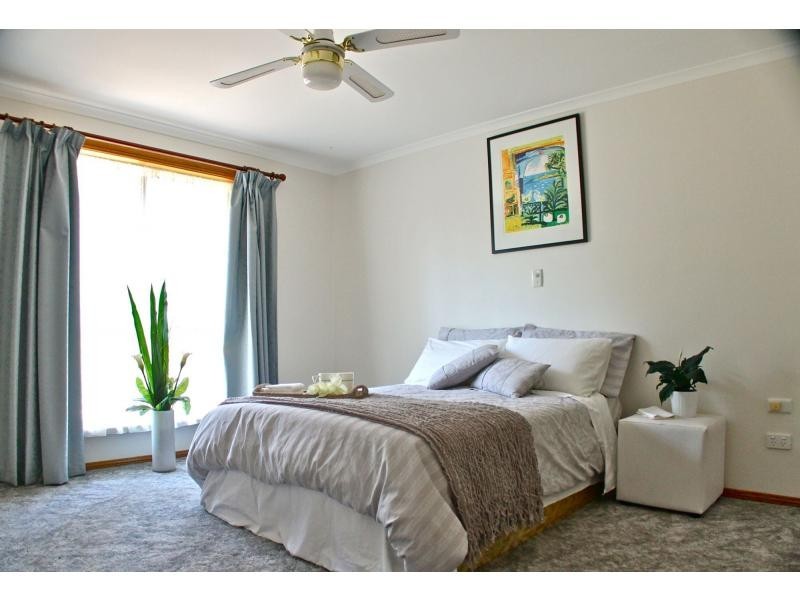 2/17 Cameron Street, Port Vincent SA 5581