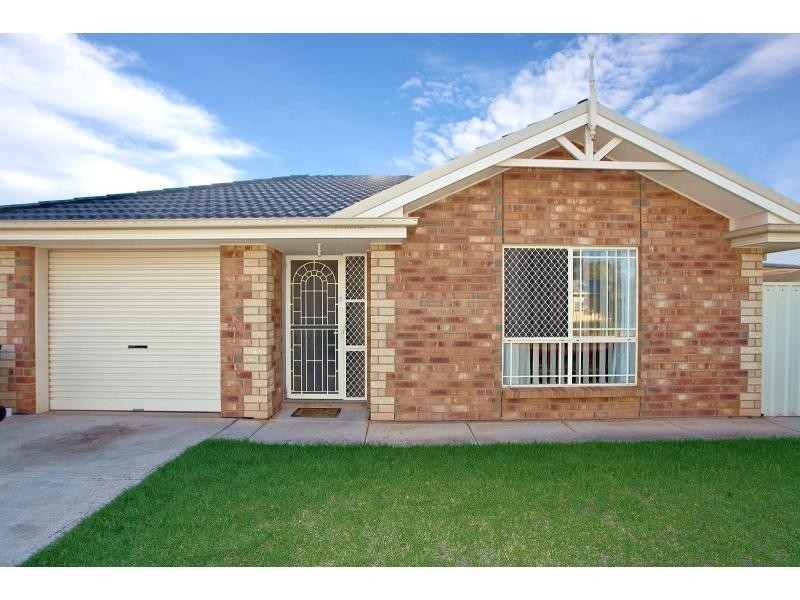 16 Moulds Crescent, Smithfield SA 5114
