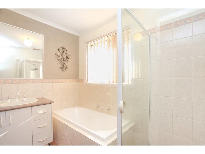 16 Moulds Crescent, Smithfield SA 5114