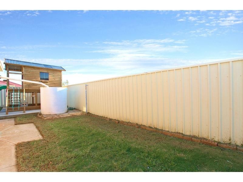 16 Moulds Crescent, Smithfield SA 5114