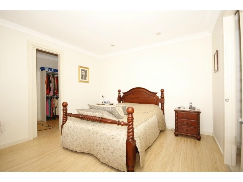 15 Kimberley Street, Mansfield Park SA 5012