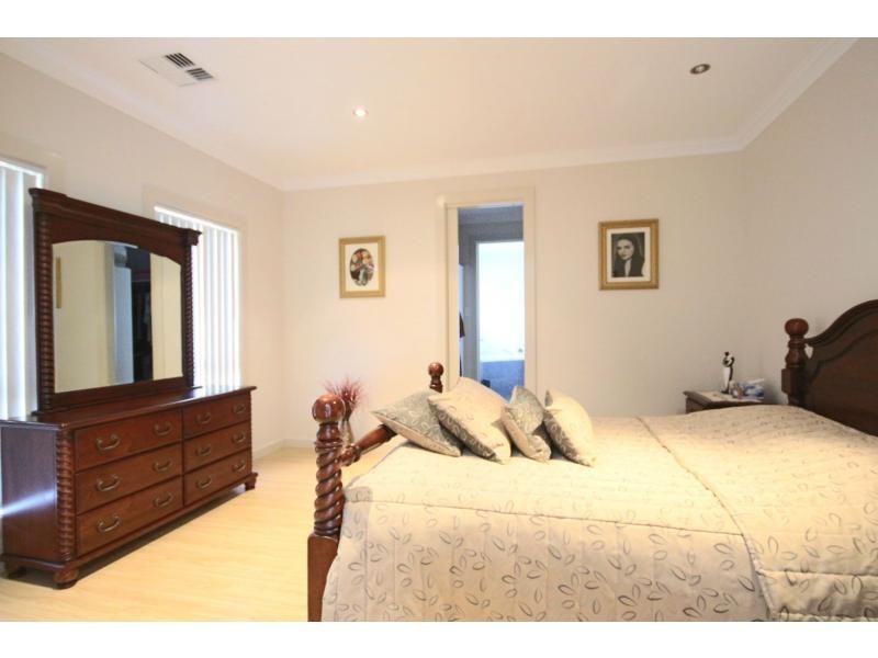 15 Kimberley Street, Mansfield Park SA 5012