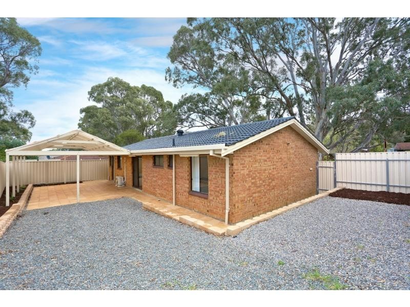 2 Pine Drive, Aberfoyle Park SA 5159