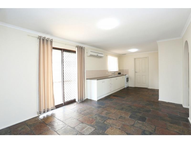 2 Pine Drive, Aberfoyle Park SA 5159