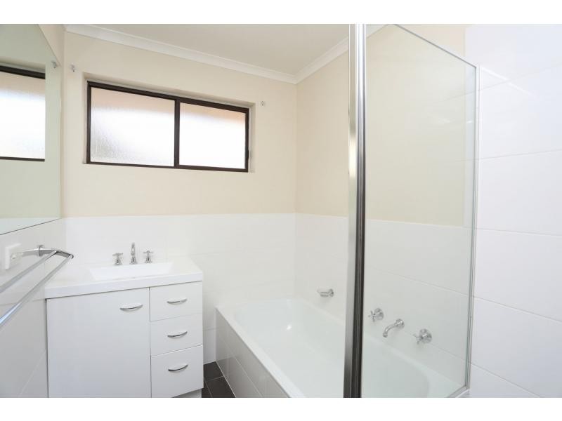 2 Pine Drive, Aberfoyle Park SA 5159