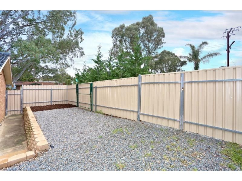 2 Pine Drive, Aberfoyle Park SA 5159