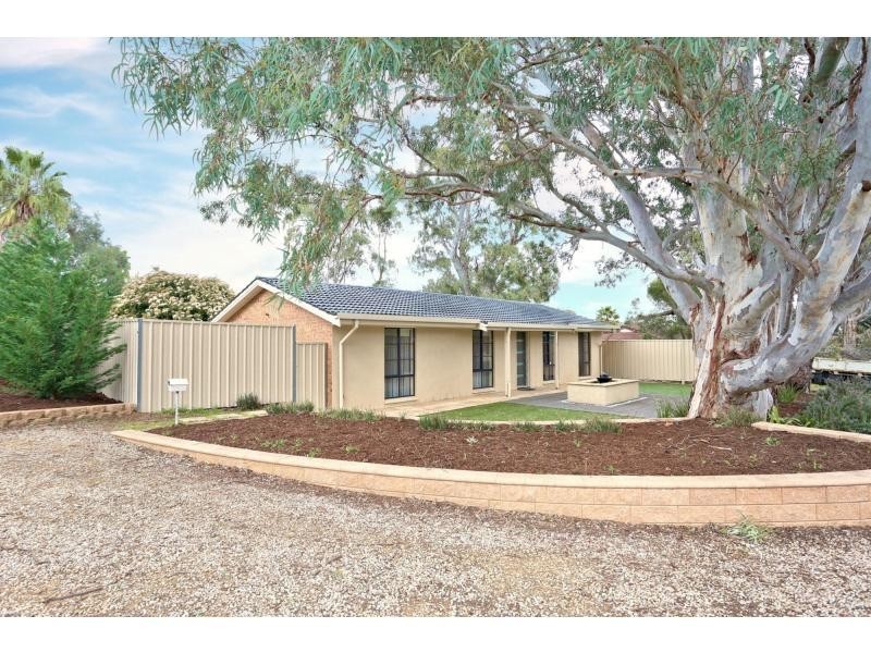 2 Pine Drive, Aberfoyle Park SA 5159