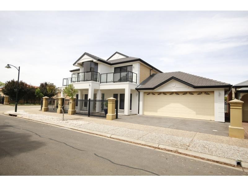 5 Flinders Court, Mawson Lakes SA 5095