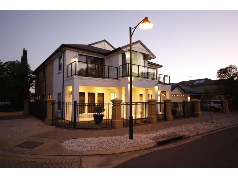 5 Flinders Court, Mawson Lakes SA 5095