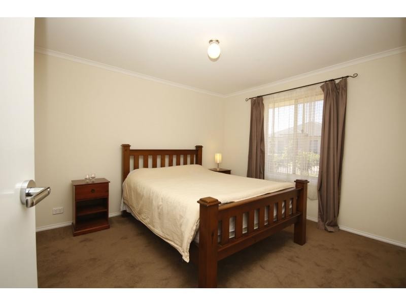 8 Moseley Street, Mansfield Park SA 5012