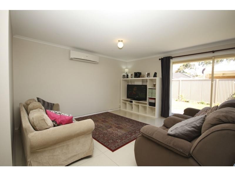 8 Moseley Street, Mansfield Park SA 5012