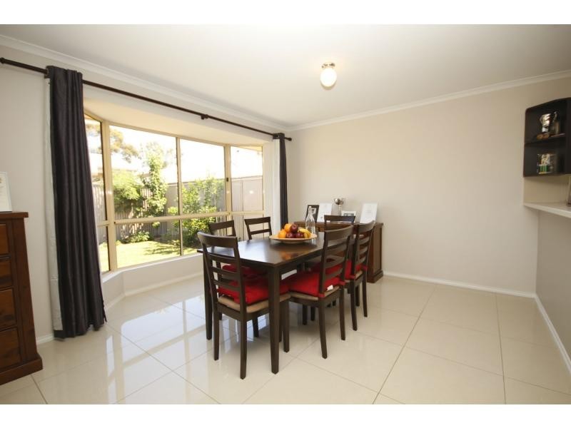 8 Moseley Street, Mansfield Park SA 5012