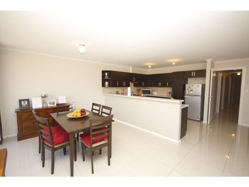 8 Moseley Street, Mansfield Park SA 5012