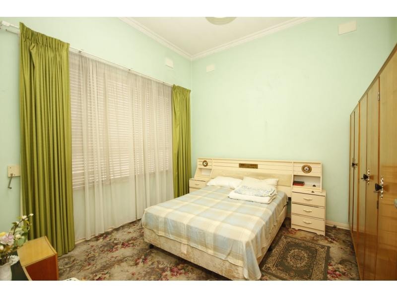 19 Hanson Road, Woodville North SA 5012