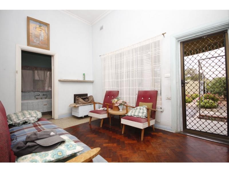 19 Hanson Road, Woodville North SA 5012