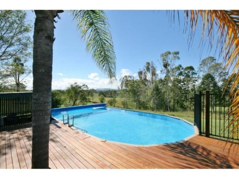288 McIntosh Creek Road, Jones Hill QLD 4570