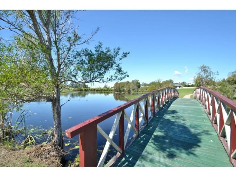 12 Federation Court, Southside QLD 4570