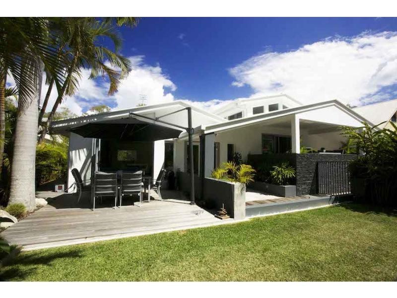 69 Lake Weyba Drive, Noosaville QLD 4566