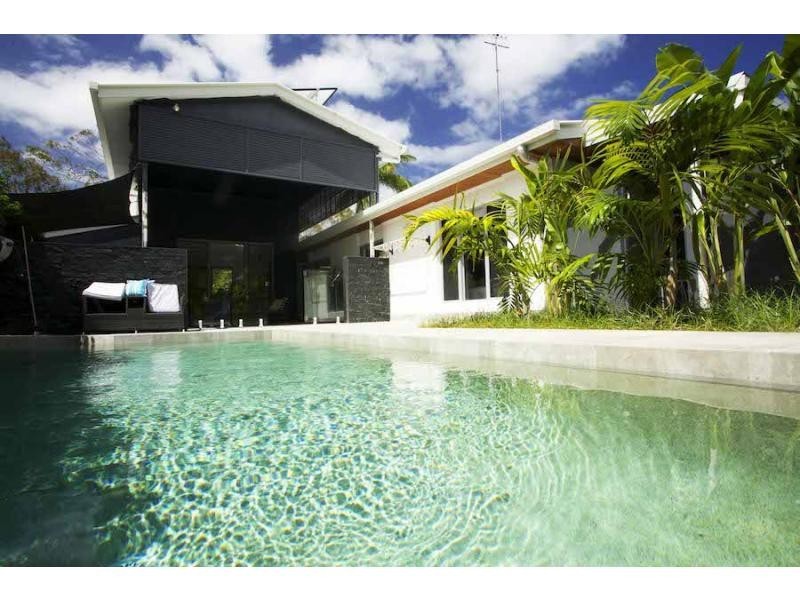 69 Lake Weyba Drive, Noosaville QLD 4566